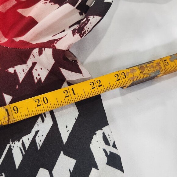 Womens Calvin Klein Geometric, Ombre style, blouse XL
Lot I - Picture 7 of 7